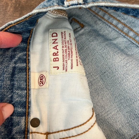 Ripped jean J brand - Picture 2 of 3
